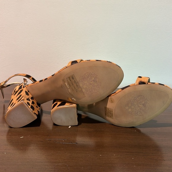 Vince Camuto Leopard Print Heel 8.5 - Picture 6 of 7